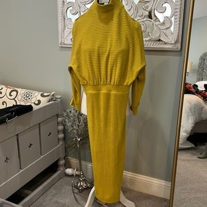 Beautiful goldenrod knit dress!